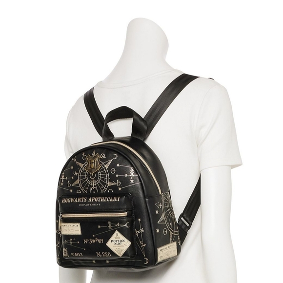 NWT! Harry Potter Hogwarts Mini Backpack. - Picture 4 of 5